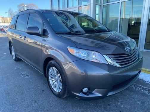 2015 Toyota Sienna XLE