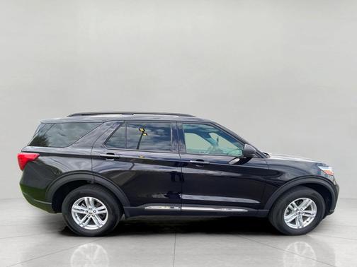 AGATE BLACK METALLIC 2024 Ford Explorer XLT