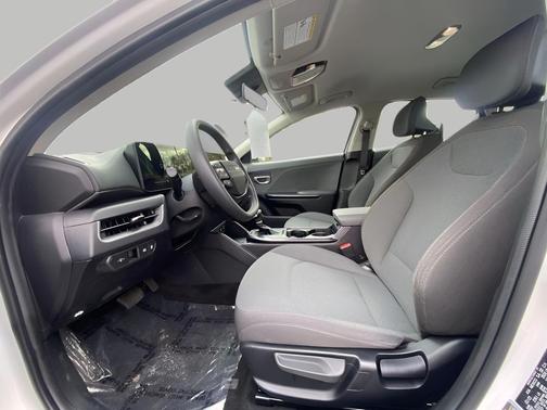 Snow White Pearl 2025 Kia K4 LXS