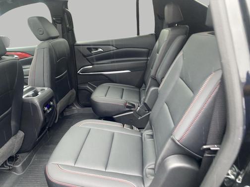 Mosaic Black Metallic 2025 Chevrolet Traverse AWD Z71