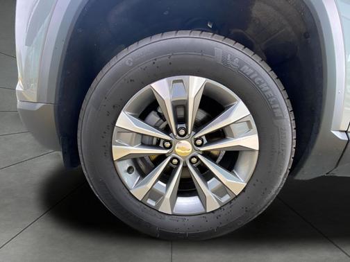 Sterling Gray Metallic 2025 Chevrolet Equinox 1LT