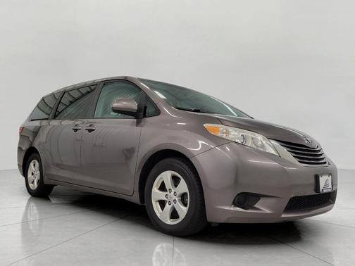 Predawn Gray Mica 2016 Toyota Sienna LE