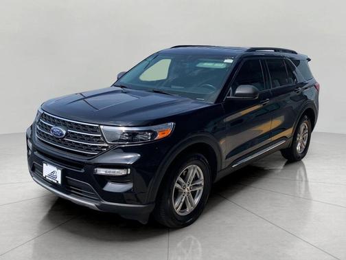 AGATE BLACK METALLIC 2024 Ford Explorer XLT