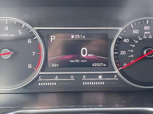 Everlasting Silver 2023 Kia Sorento LX