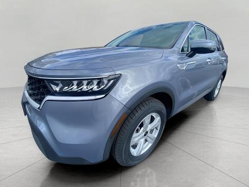 Everlasting Silver 2023 Kia Sorento LX