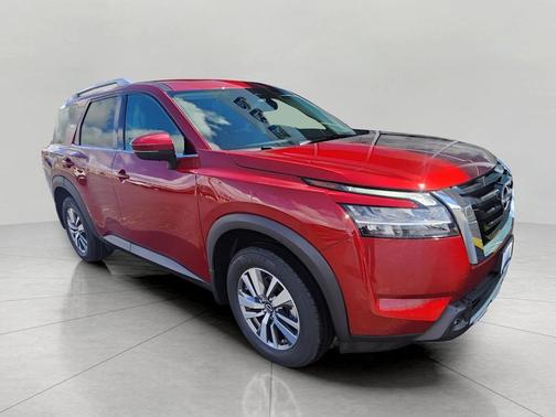 2022 Nissan Pathfinder SL 4WD