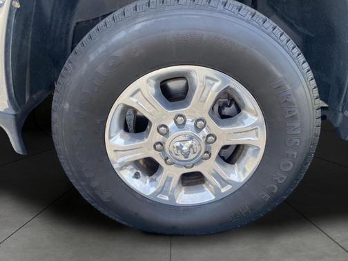 Bright White Clearcoat 2023 RAM 2500 Big Horn Crew Cab 4x4 6'4' Box