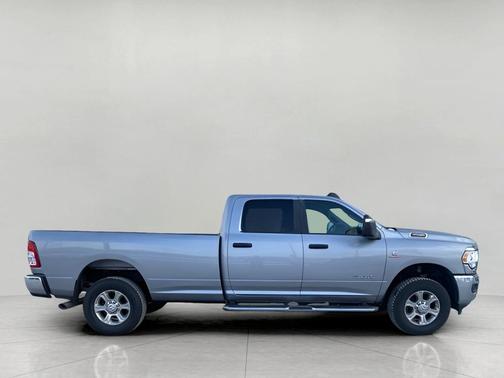 2024 RAM 3500 Big Horn Crew Cab 4x4 8' Box