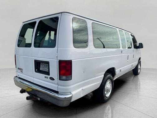 2011 Ford E350 Super Duty XLT