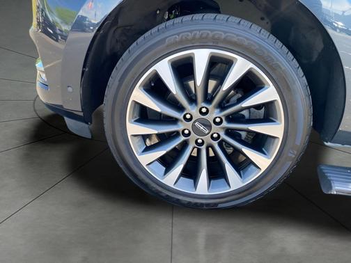 FLIGHT BLUE 2021 Lincoln Navigator Reserve