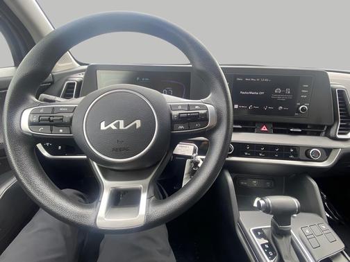 Everlasting Silver 2025 Kia Sportage LX