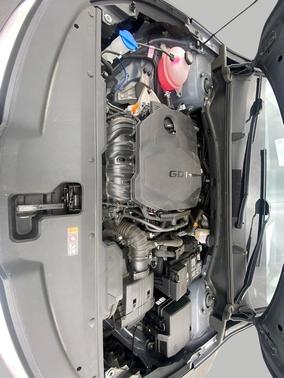 Everlasting Silver 2025 Kia Sportage LX
