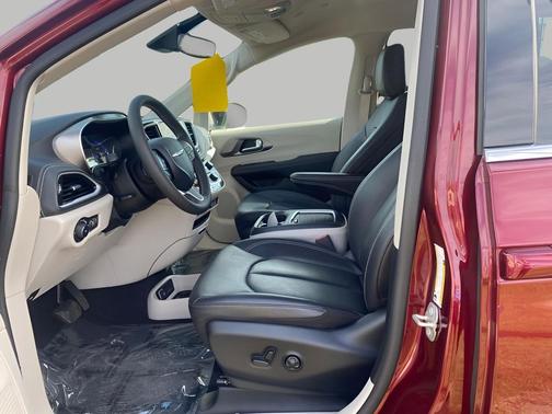 Velvet Red Pearlcoat 2023 Chrysler Pacifica Touring L