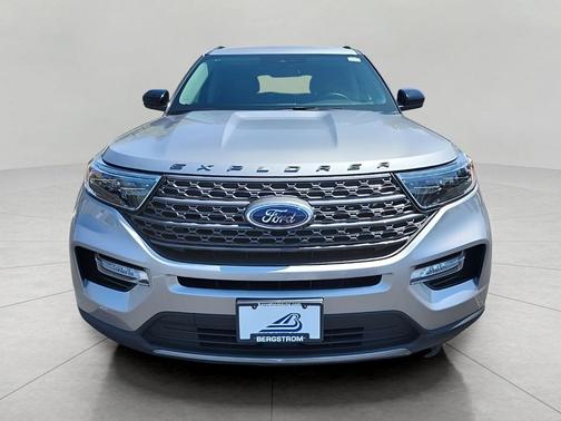 ICONIC SILVER METALLIC 2023 Ford Explorer XLT