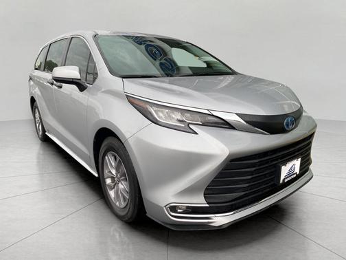 2022 Toyota Sienna XLE