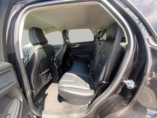 AGATE BLACK METALLIC 2024 Ford Edge Titanium