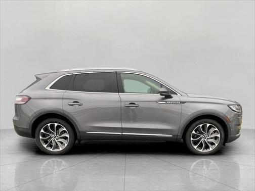 2021 Lincoln Nautilus Reserve