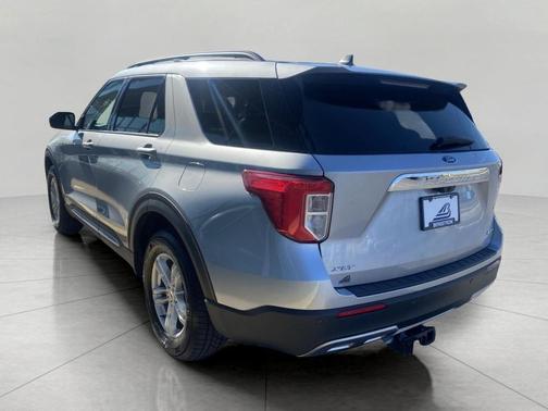 Iconic Silver Metallic 2023 Ford Explorer XLT