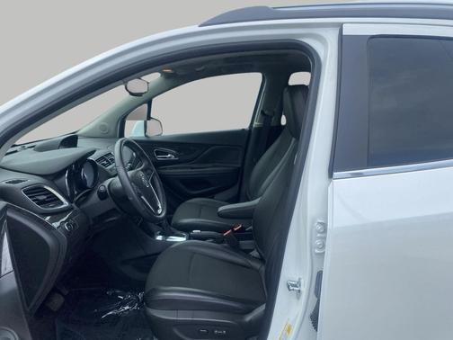 White Pearl Tricoat 2013 Buick Encore Convenience