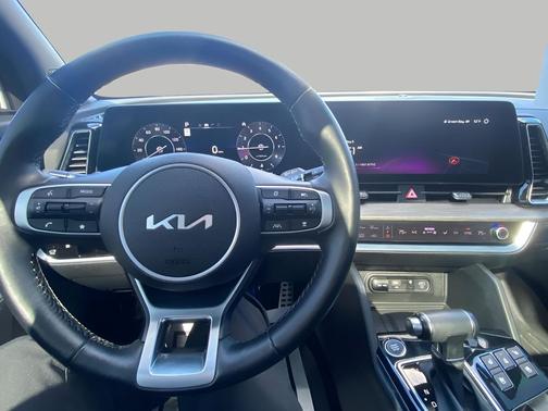 Glacier White Pearl/Ebony Black Roof 2024 Kia Sportage S