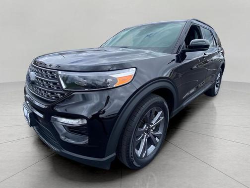AGATE BLACK METALLIC 2023 Ford Explorer XLT