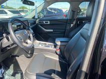 AGATE BLACK METALLIC 2024 Ford Explorer XLT