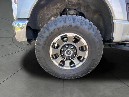ICONIC SILVER 2024 Ford F-250 XLT