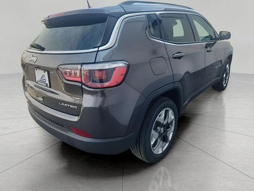 Granite Crystal Metallic Clearcoat 2018 Jeep Compass Limited