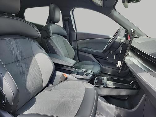 GLACIER GRAY MET TRI-COAT 2025 Ford Mustang Mach-E GT