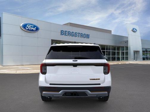 Star White Metallic Tri-Coat 2026 Ford Explorer Tremor