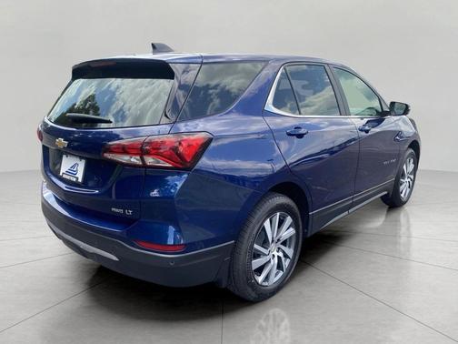 Blue Glow Metallic 2023 Chevrolet Equinox 1LT
