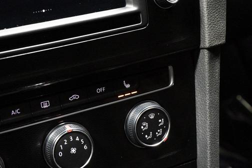 2017 Volkswagen Golf GTI 2.0T S 4-Door