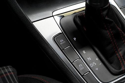 2017 Volkswagen Golf GTI 2.0T S 4-Door