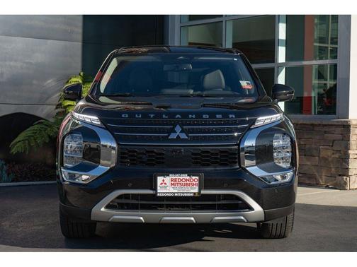 Labrador Black Pearl 2025 Mitsubishi Outlander PHEV SE S-AWC