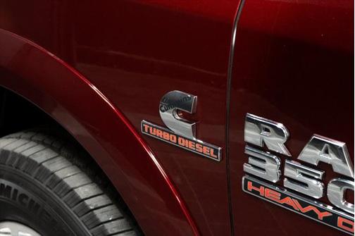 2018 RAM 3500 Laramie Crew Cab 4x2 6'4' Box
