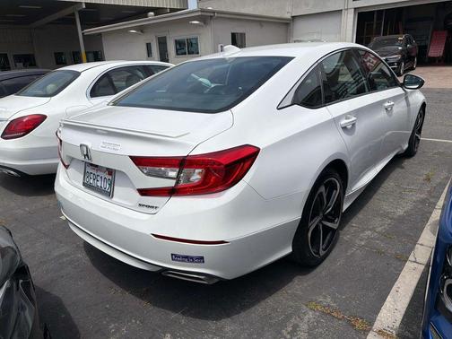 Platinum White Pearl 2018 Honda Accord Sport