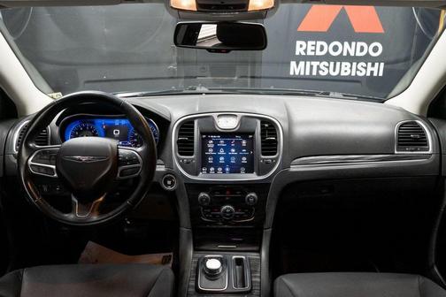 2022 Chrysler 300 Touring