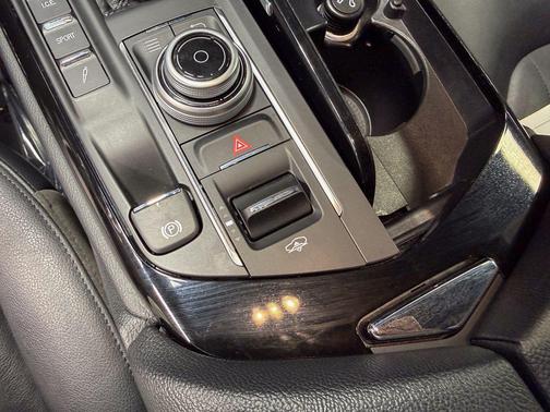 2019 Maserati Levante Base