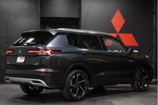 2025 Mitsubishi Outlander PHEV SEL