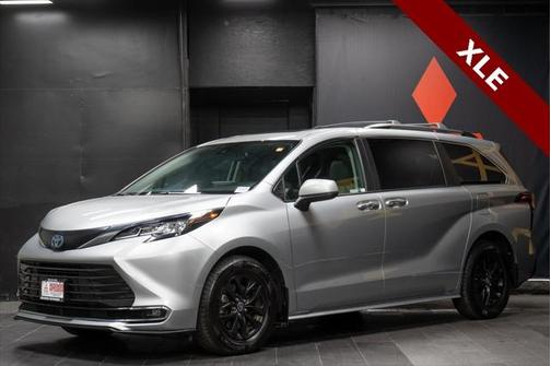 2023 Toyota Sienna XLE 7 Passenger