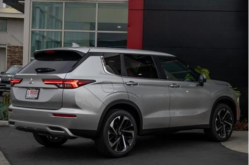 2025 Mitsubishi Outlander PHEV SE S-AWC