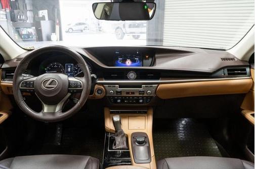 2018 Lexus ES 350 Base
