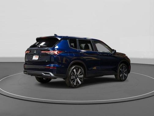 Cosmic Blue Metallic 2026 Mitsubishi Outlander SE 1.5T 2WD