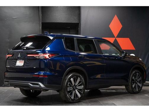 Cosmic Blue Metallic 2026 Mitsubishi Outlander SE 1.5T 2WD