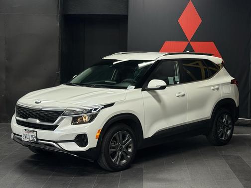 Snow White Pearl 2021 Kia Seltos S