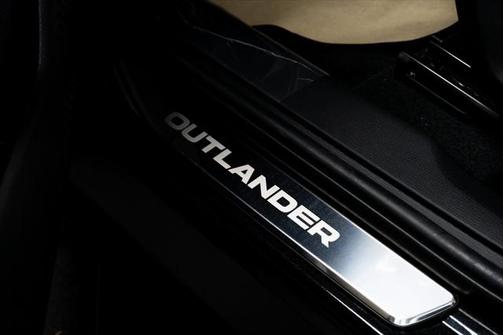 2025 Mitsubishi Outlander PHEV SEL