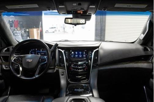 2019 Cadillac Escalade Platinum