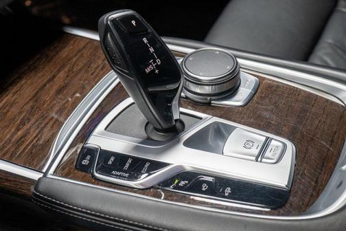 2022 BMW 750 i xDrive