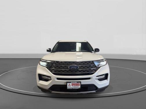 Star White Metallic Tri-Coat 2022 Ford Explorer King Ranch