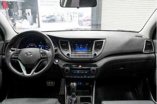 2017 Hyundai TUCSON Night